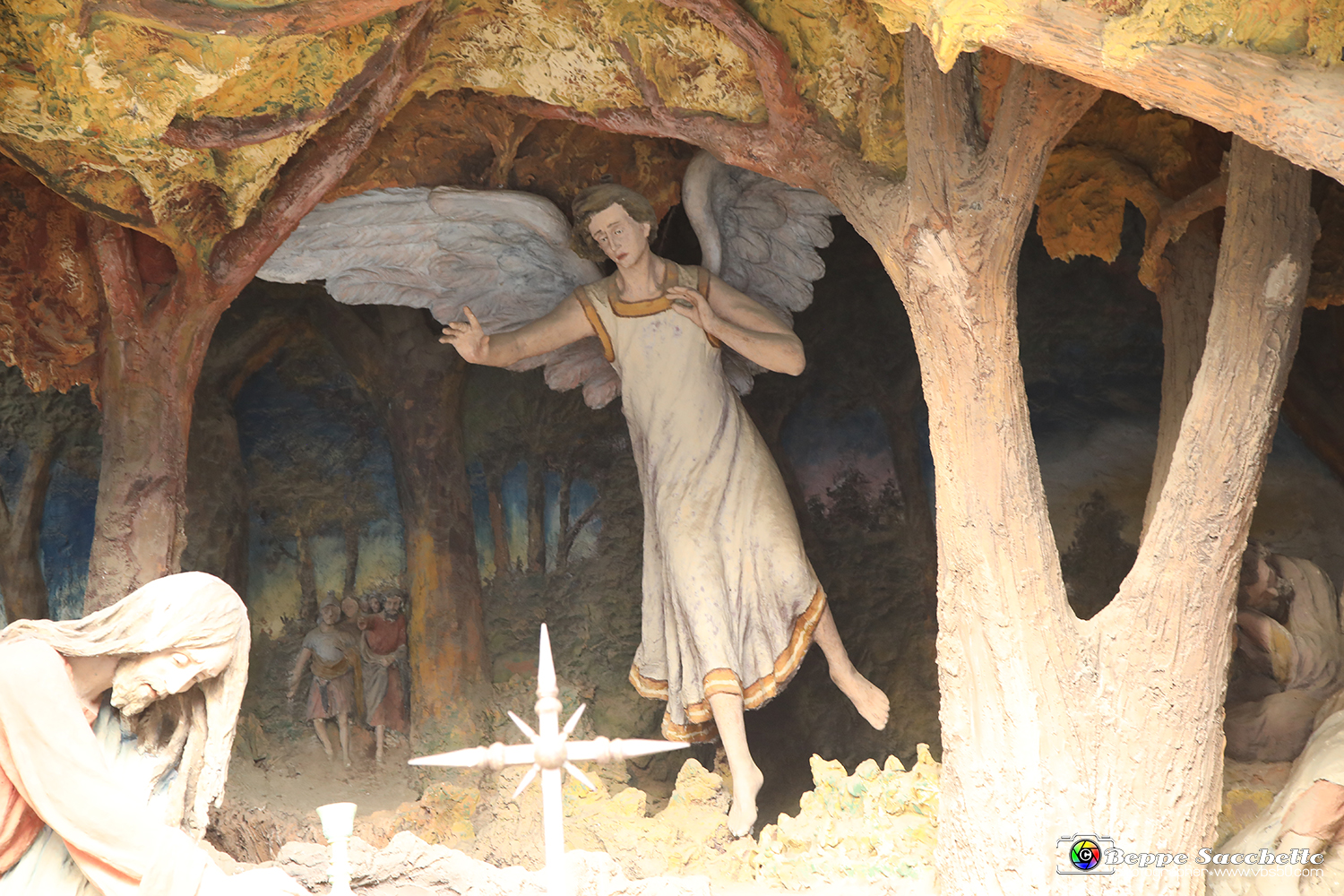 VBS_0856 - I Piloni della Via Crucis del Sacro Monte di Montà d'Alba.jpg